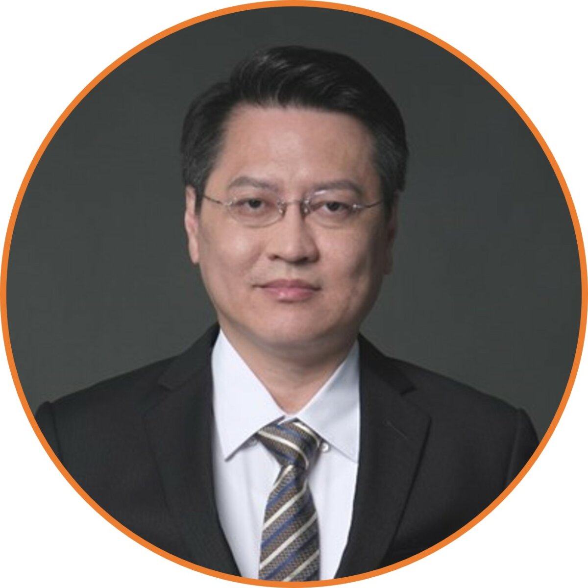 台灣保健營養食品工業同業公會理事長鄭育修
