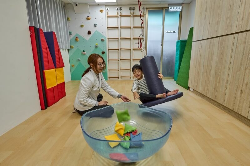 瑞之盟提供到宅早期療育服務。