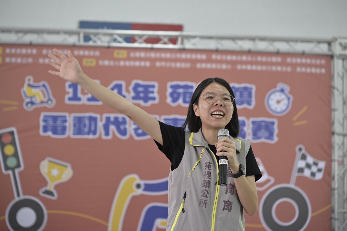 苑裡鎮長劉育育表示，辦這場活動不是要比難度或是比快，而是希望長輩行得安全，也讓親友及一般鎮民朋友透過觀賽，一起關心長輩的交通安全(圖片來源/苑裡鎮公所)