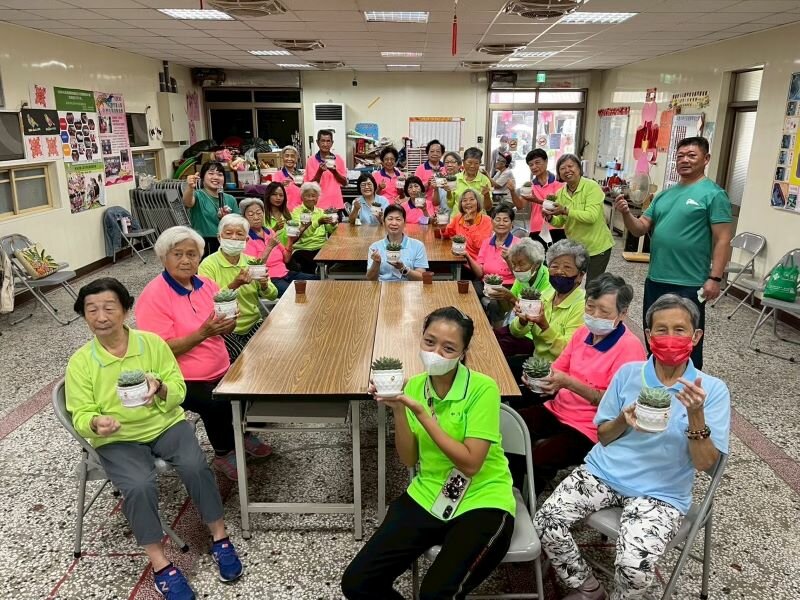 農村水保署南部地區透過園藝與農事活動延緩失能與孤獨感。(圖片來源/農村水保署)