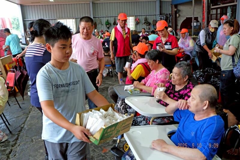   海青深耕社區，彼此往來互動頻繁，和樂融融。(圖片來源/海青老人養護中心)