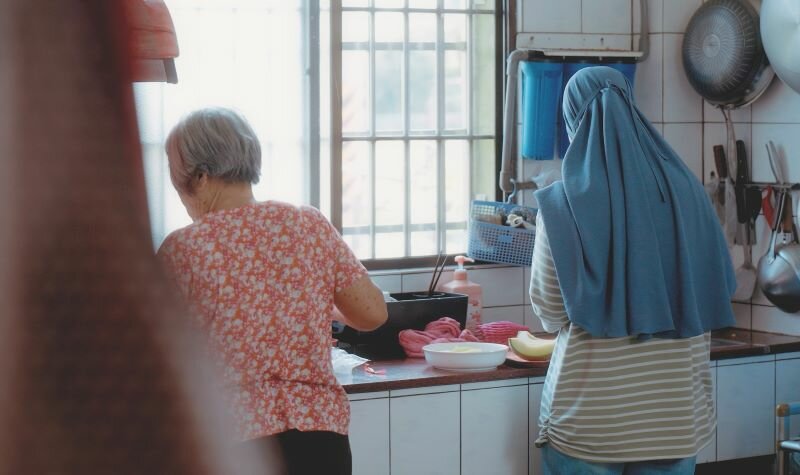 政府陸續放寬外籍移工進入照顧市場。（圖片來源／美家人力）