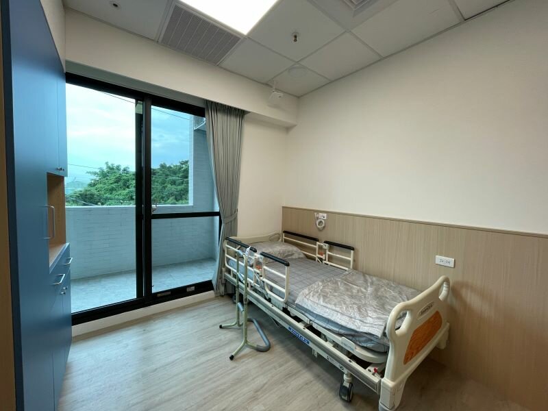 新設立的團體家屋，每位長輩皆有單人房。(攝影/戴淨妍)