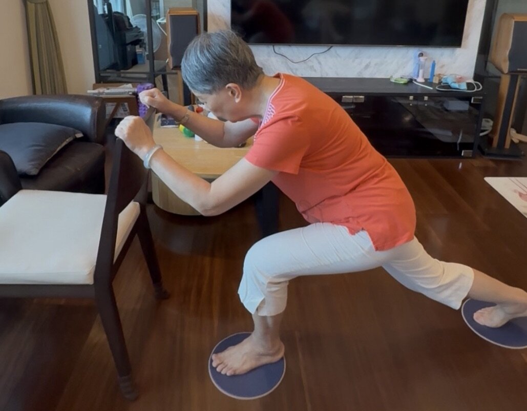 力量訓練沒有年齡限制，只要依功能階段調整負荷，每個長輩都能變強。(圖片來源/胡孝新)