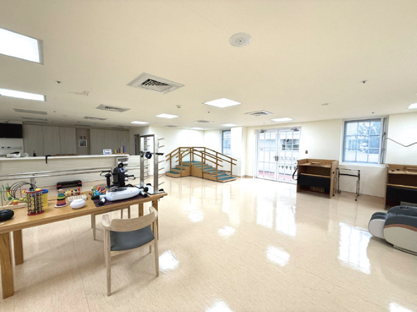 馨安重視健康維護,配備相關設備。