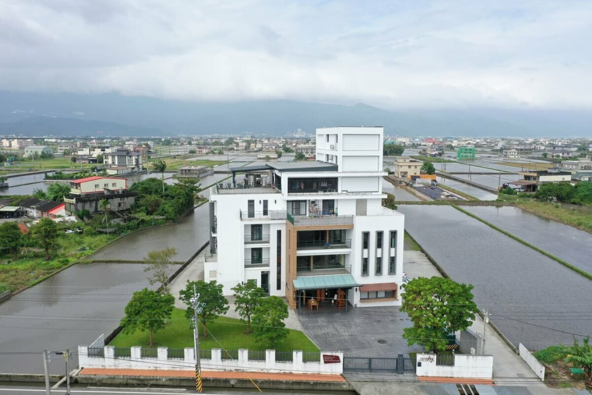 《長期照顧服務法》實施後，頤養家長照社團法人附設「嗣大人」住宿長照機構，是全台首家取得核可的住宿式長照社團法人機構。(圖片來源/侒可傳媒)