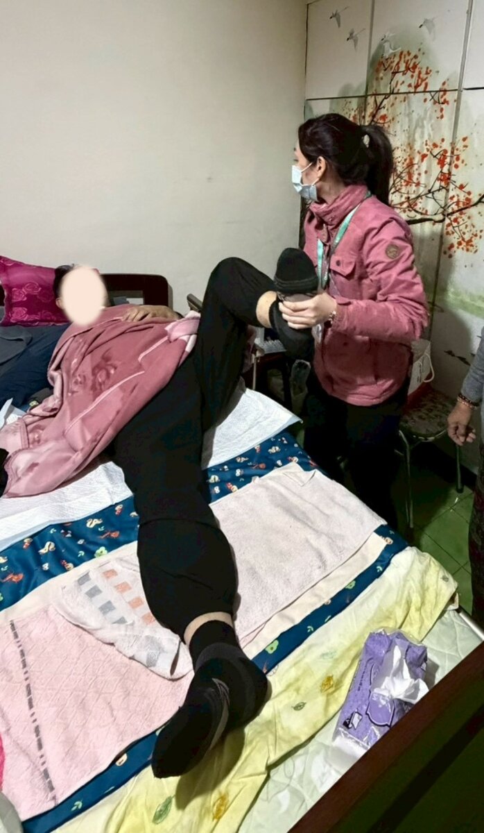 病人出院後若仍有照護需求，輔醫會安排專業人員到宅協助復能。(圖片來源/輔大醫院)