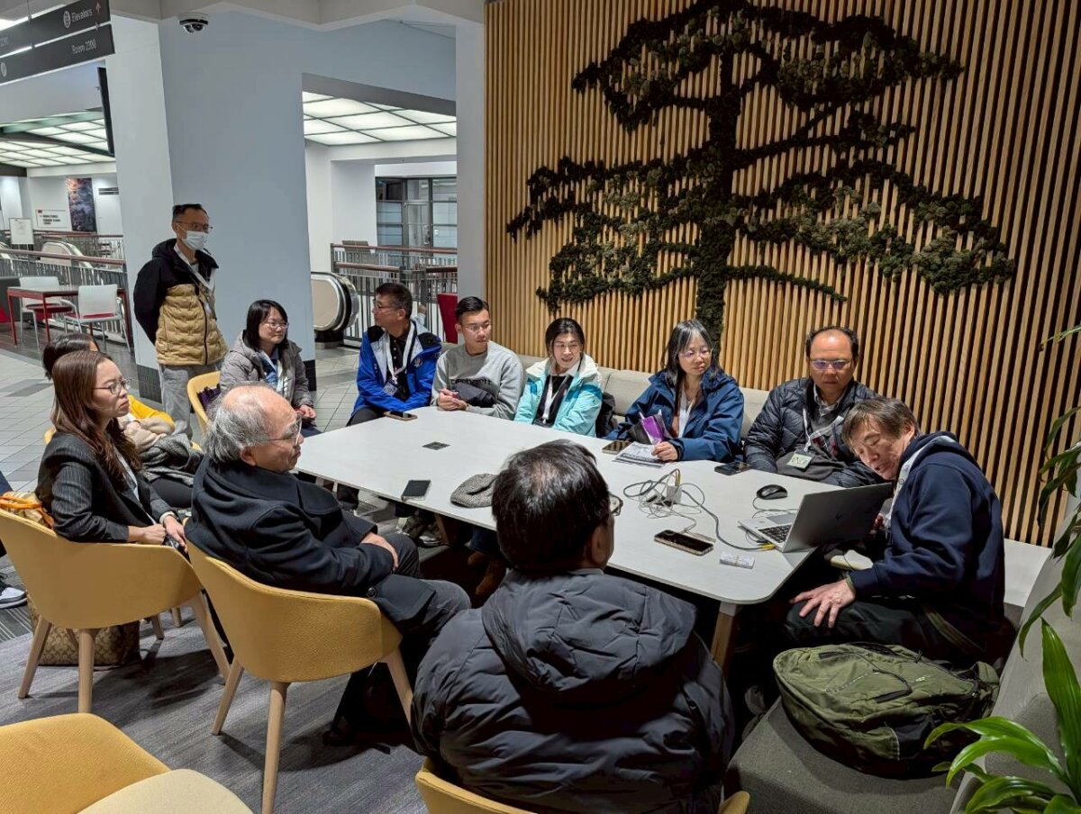 台灣團隊在現場討論。(圖片來源/徐業良)