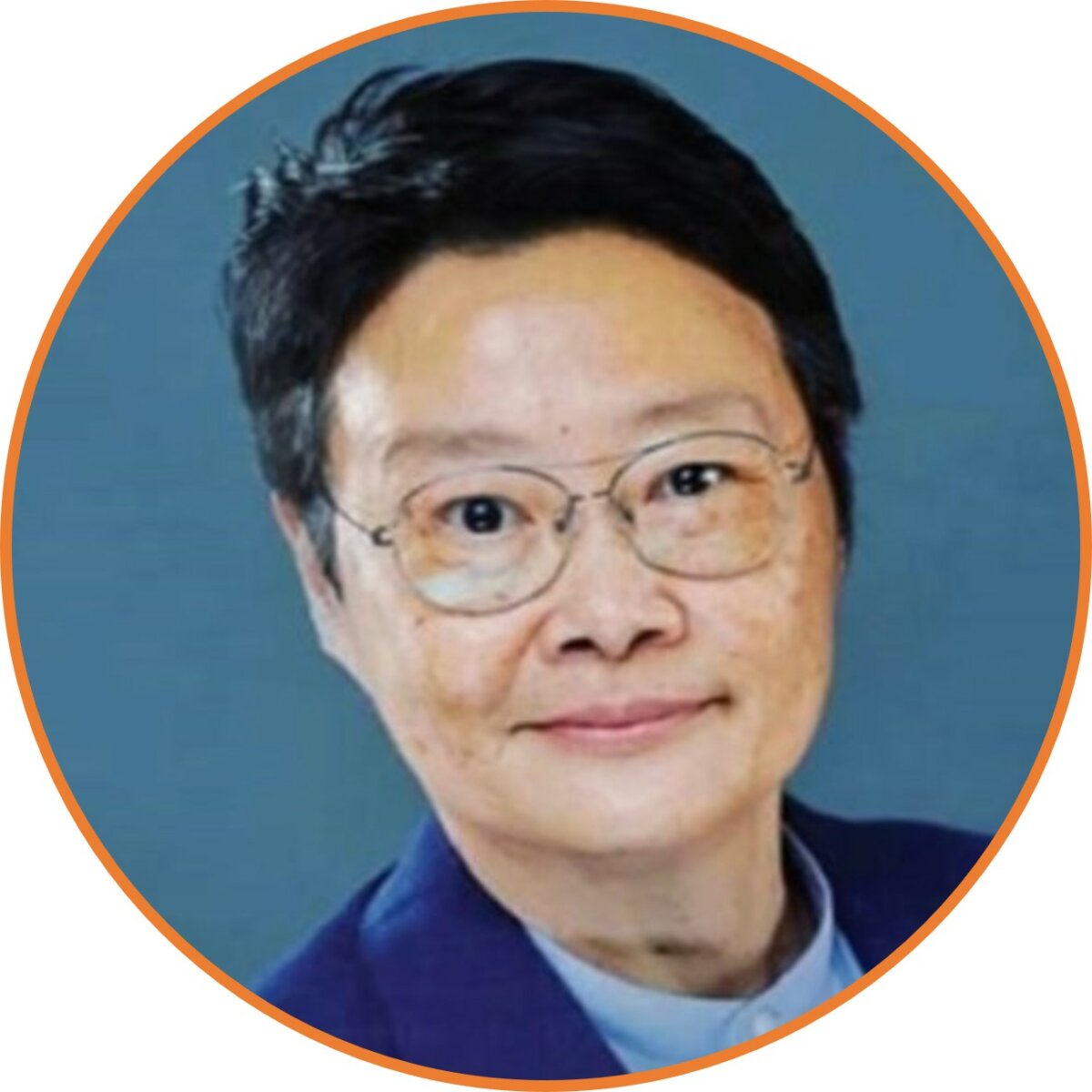 Dr. Nart Fongsmut是一位醫師與健康促進倡議者，致力於重新構想泰國的高齡照護體系。他在多個醫療與健康機構擔任領導職務。他創立Livwell  Living—泰國首家創新型樂齡生活機構， 使命是透過建立鼓勵自主、提升福祉與生活喜悅的社區，重新定義高齡生活。該機構融合飯店式服務、 醫療照護與整合性健康促進，以尊嚴、預 防、連結與個人化為核心價值。