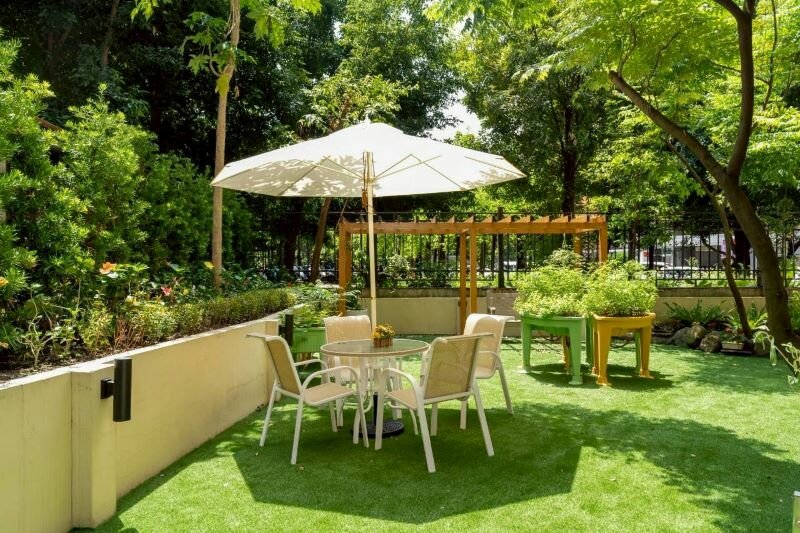 東昇日照中心設計戶外花園空間。（圖_光慈）