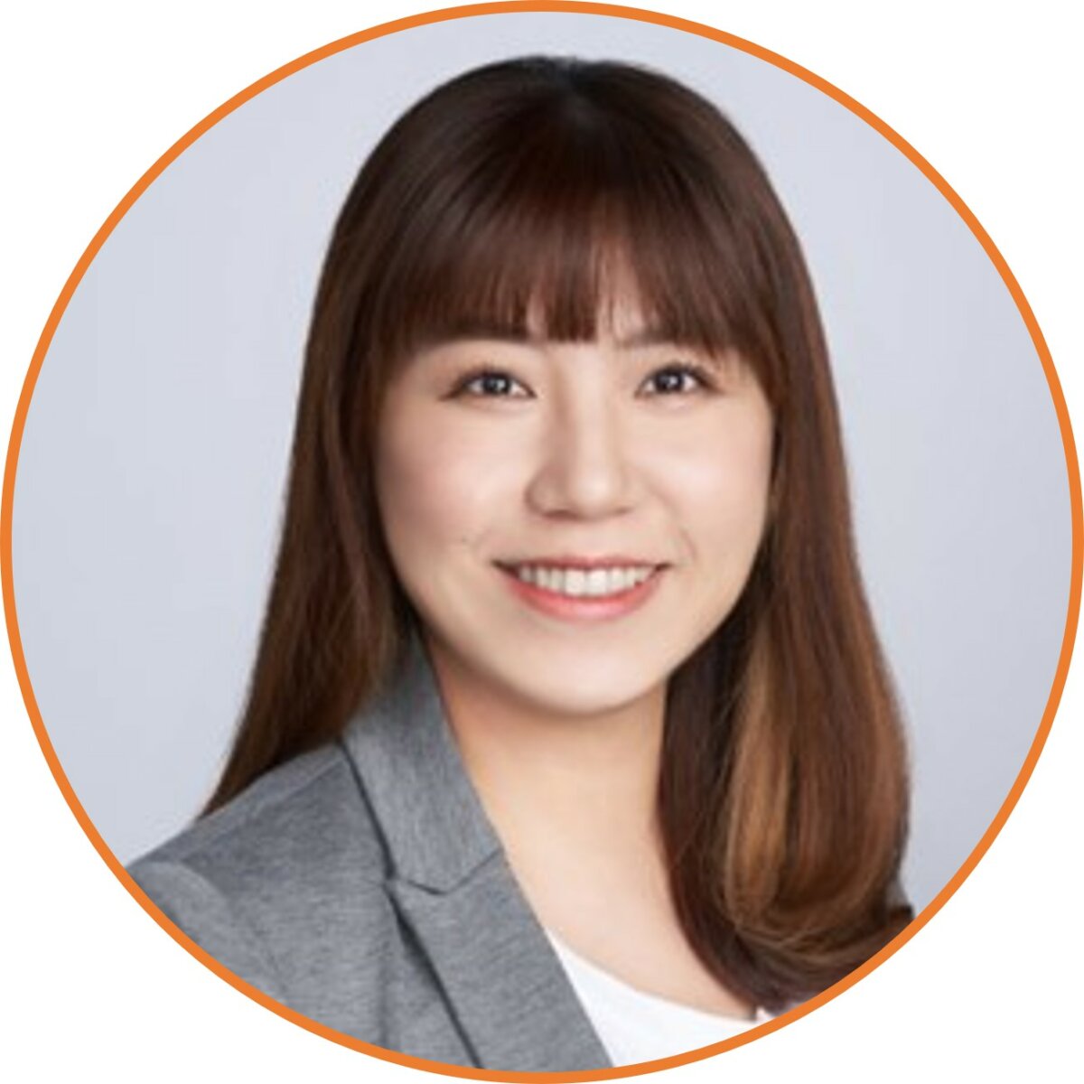 作者邱惠鈴為現任臺北醫學大學高齡健康暨長期照護學系副教授兼主任、台灣長照護理學會理事，專長高齡者活動設計、失智友善與長期照護。