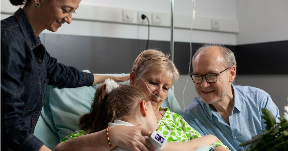 【曾鼎傑專欄】當孩子住院、長輩需要照顧同時發生：請假制度撐得住嗎？