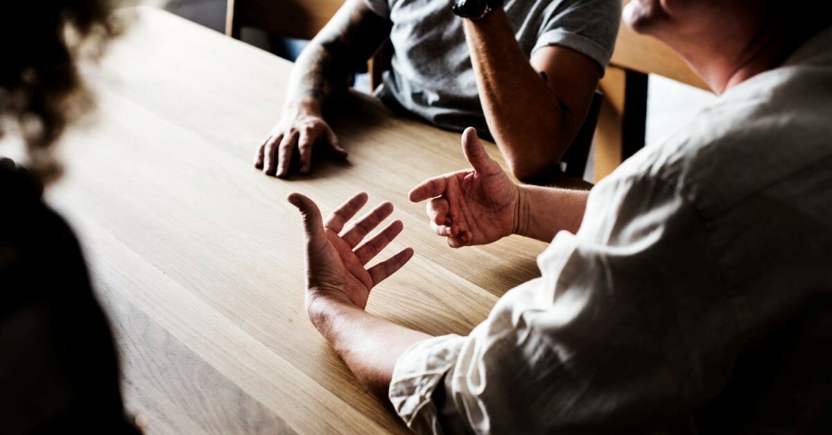 【歡喜學堂協會專欄】廉價長照的盲點：從「沒有見到面」談制度責任