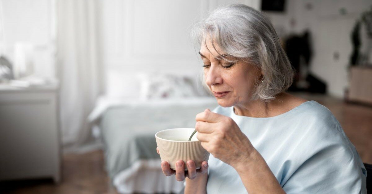 食照顧｜如何幫助失智長者好好吃飯？專家教你改善進食困難的5個方法