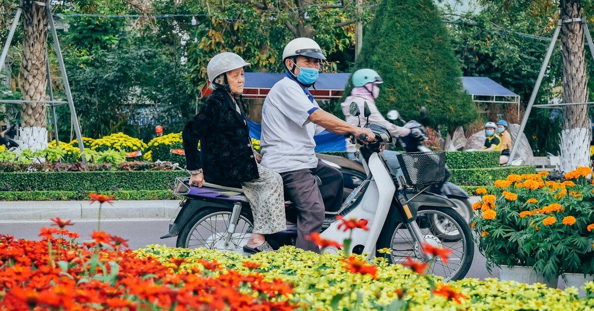 【黃群宸專欄】臨床現場到國際研究：高齡駕駛換照制度 只看「視力」夠嗎？